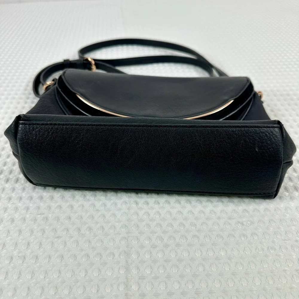 Lauren Conrad Black Faux Leather Flap Shoulder Crossbody‎ Bag Gold Accents